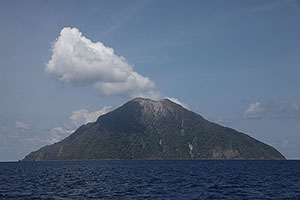 Komba Island, Batu Tara volcano