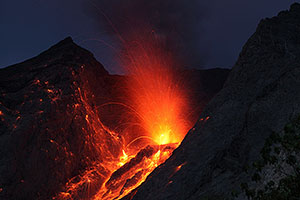 Nighttime strombolian eruption of Batu Tara volcano