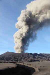 Eruption Mount Bromo - Ash cloud