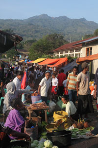Kelimutu volcano with Moni market