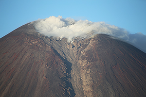 Strong degassing, Momotombo volcano