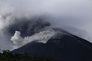Reventador volcano, Ecuador, Minor pyroclastic flow