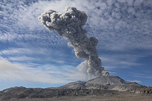 Large ash cloud following vulcanian eruption of Sabancaya volcano