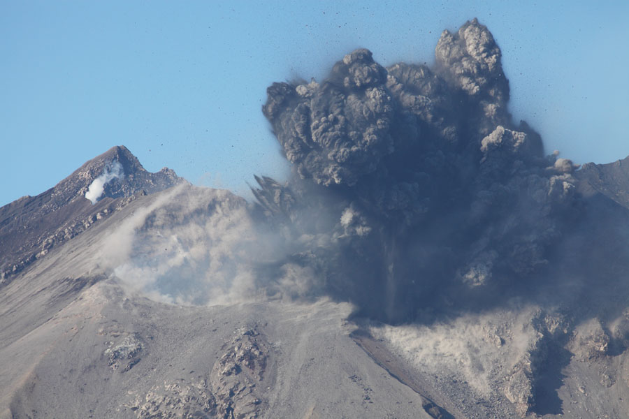 Sakurajima Volcano, Vulcanian Explosion