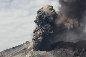 Start of sustained ash eruption, Sakurajima