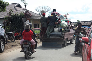 Civilians evacuating area around Sinabung