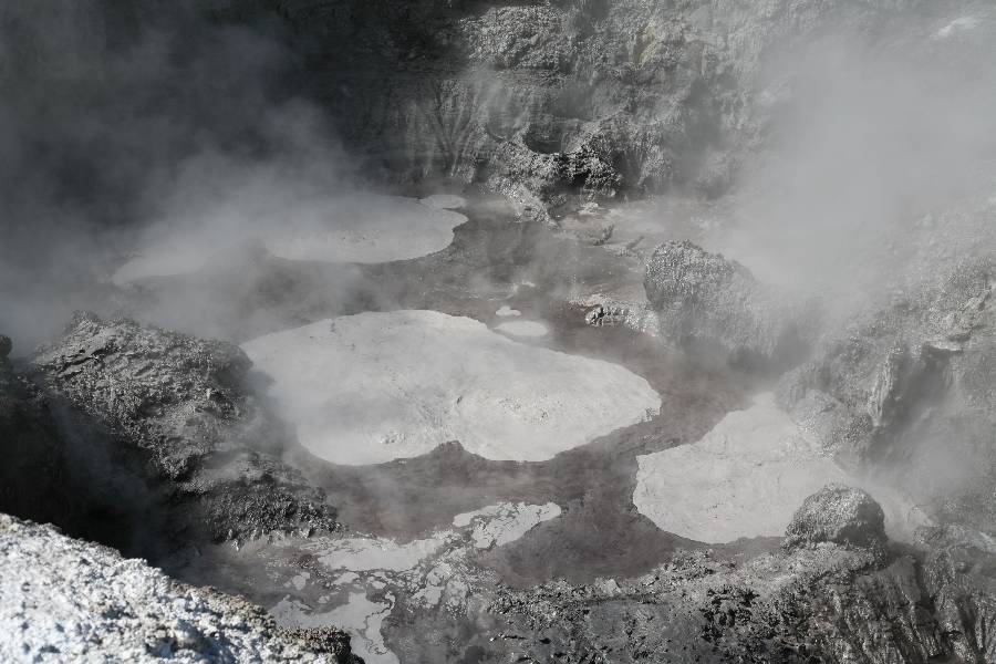 Wai-O-Tapu Geothermal Area, Devils Ink Pots