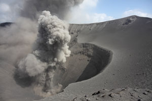 Minor ash eruption, Yasur volcano