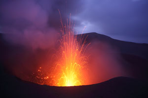 Strombolian eruption, Yasur volcano