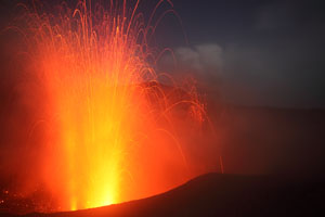 Strombolian eruption, Yasur volcano