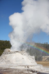 Castle Geyser, Steam Phase, Rainbow, Upper Geyser Basin, Yellowstone